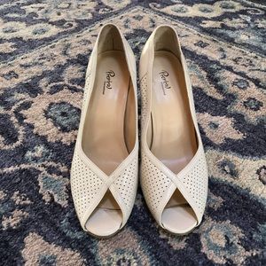 Heels 7.5M cream leather “Preview”